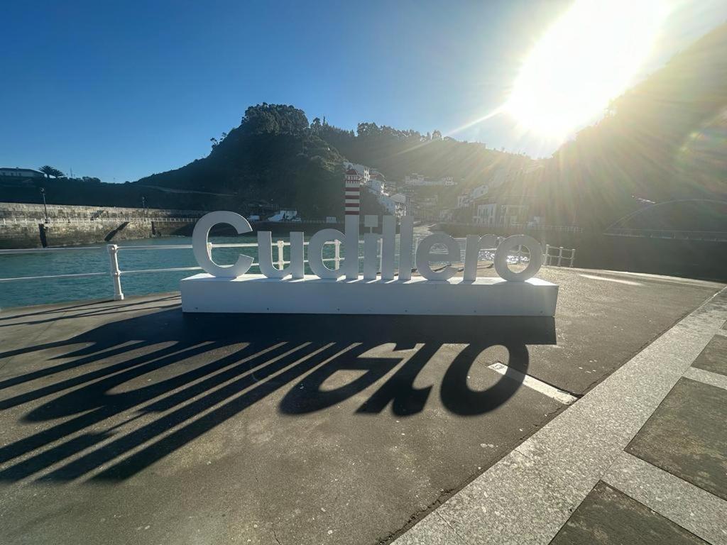 Apartamentos Urbanin I Plaza Ayuntamiento Cudillero Exterior foto